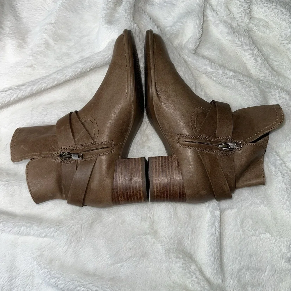 UGG Elysian Leather Ankle Boots 8.5‎ Sahara Zip Cowboy Western Brown Festival